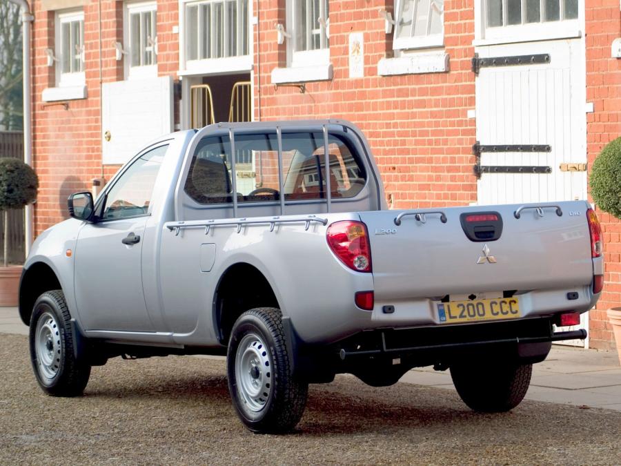  Mitsubishi L200 4Work Single Cab 2006 года  (UK) (фото 9 из 11)